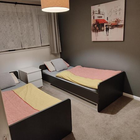 3 Bed House In Walsall, Perfect For Contractors & Leisure & Free Parking Zewnętrze zdjęcie
